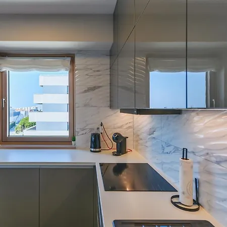 Luxury Sunset - With Garage And Balcony زادار