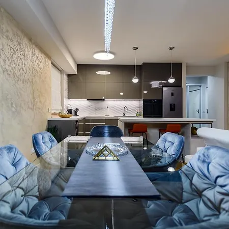 Luxury Sunset - With Garage And Balcony زادار