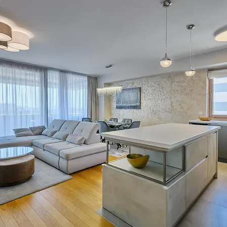 Luxury Sunset - With Garage And Balcony زادار