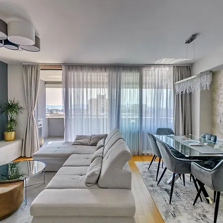 Luxury Sunset - With Garage And Balcony شقة زادار