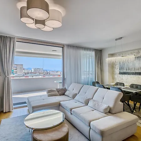 Luxury Sunset - With Garage And Balcony Apartment *