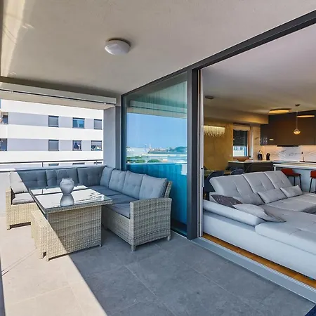 Luxury Sunset - With Garage And Balcony